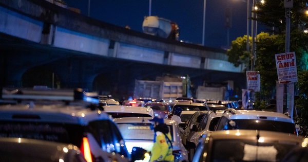 Đây là cảnh tượng tại tuyến đường qua khu chung cư Kim Văn - Kim Lũ (Hà Nội), 2 ngày sau thông tin lắp camera phạt nguội