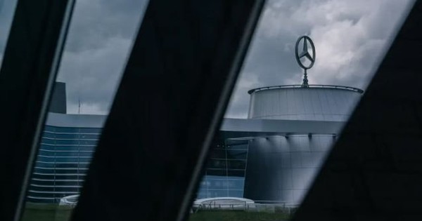 Khủng hoảng chưa từng có với ngành xe hơi: Hàng tỷ euro doanh thu "bốc hơi" chỉ vì 1 linh kiện giá vài xu, loạt gã khổng lồ mất tự chủ vì thiếu chip