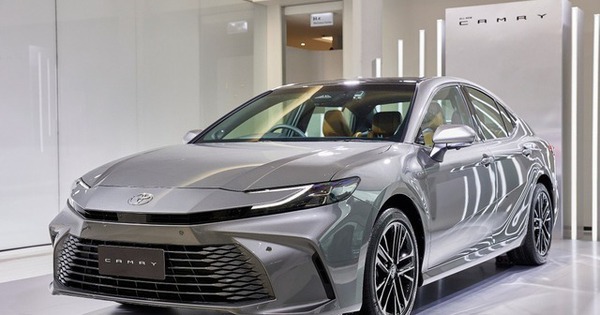 Bảng giá xe ô tô Toyota Việt Nam tháng 11/2025: Camry giảm tới 153 triệu đồng