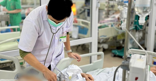 Bệnh viện quá tải vì bệnh nhân mắc hô hấp, đột quỵ do thời tiết "ẩm ương": Làm gì để bảo vệ chính mình?