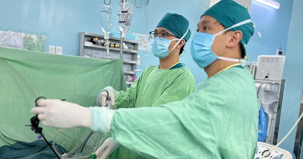 TP.HCM: Bé 3 tuổi vỡ ruột thừa nguy kịch sau 10 ngày bị chẩn đoán nhầm thành rối loạn tiêu hóa