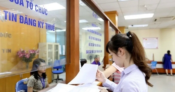 Bỏ đề xuất hỗ trợ 100% lương cho công chức thuế