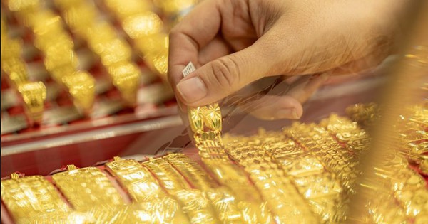 Giá vàng sáng ngày 11/12: Đồng loạt tăng, Bảo tín Minh Châu nâng 1 triệu đồng/lượng