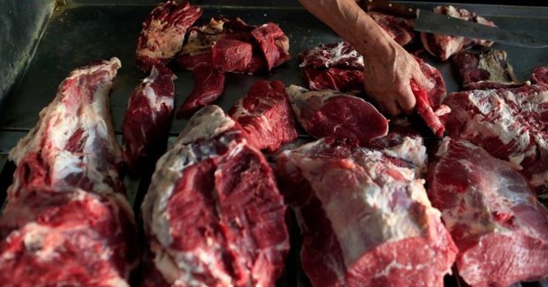 6 dấu hiệu nhận biết thịt bò "phù phép", rẻ mấy cũng không mua