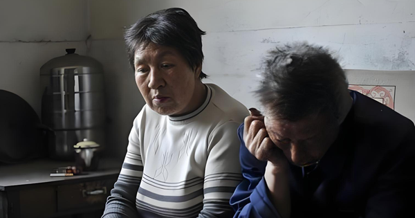 Con trai mất tích sau khi kỳ thi ĐH, cha mẹ dán 2.000 tờ rơi tìm người: 5 năm sau thấy con ở nơi không thể tin nổi