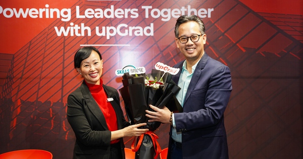 Cú bắt tay chiến lược giữa upGrad và Skills Bridge: Khi bằng cấp không còn là "tấm khiên" duy nhất của sếp thời AI