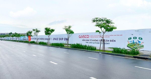 Ai đang dẫn đầu trong nền kinh tế nóng bỏng có tên không gian cận biên?