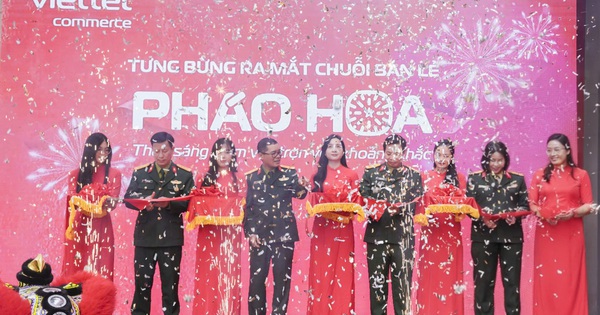 Viettel bán pháo hoa