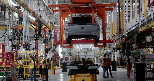 Cú sốc xe điện: Loạt nhà sản xuất pin và xe ô t...