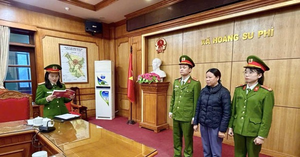 Khởi tố một Phó Giám đốc Trung tâm hành chính công