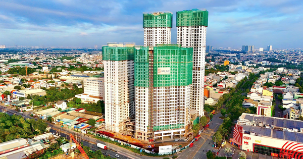 Chung cư "mọc" dày đặc, người trẻ TP.HCM vẫn xa giấc mơ an cư