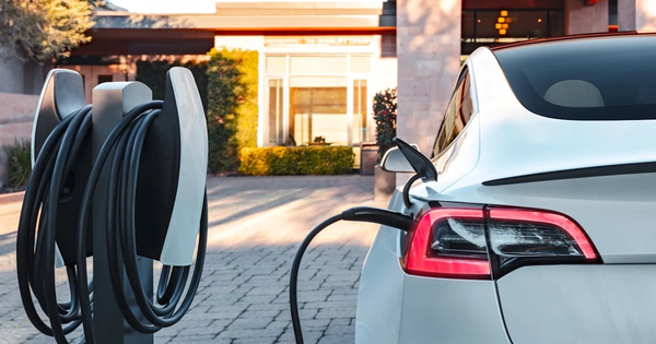 Ngã ngửa với hóa đơn 10 năm "nuôi" ô tô