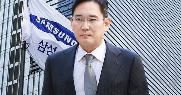 Trước áp lực phải tiêu núi tiền mặt 74 tỷ USD, ...