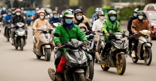 Đề xuất việc cấm xe công nghệ chạy xăng tại Hà Nội