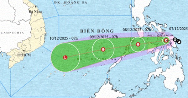 Áp thấp nhiệt đới tăng tốc, dự báo chiều mai vào Biển Đông