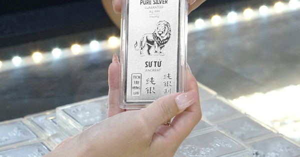 “Ông trùm” ngành kim loại quý, nổi tiếng với các sản phẩm mỹ nghệ bạc tinh xảo vừa bắt tay với Vietinbank đưa sản phẩm bạc miếng bạc thỏi lên ứng dụng điện thoại: LÀ AI?