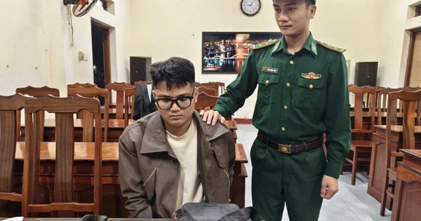 Bắt Nguyễn Quang Hải sinh năm 2000