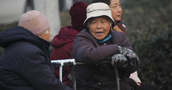 Về già mới nhận ra, 4 hành động này của cha mẹ sẽ khiến con cái mệt mỏi vô cùng