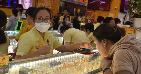 Sáng 27-2, bất ngờ chênh lệch giá vàng miếng SJC và thế giới