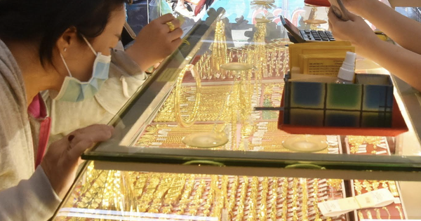 Giá vàng miếng SJC, vàng nhẫn rớt mạnh khỏi mốc 91 triệu đồng/lượng