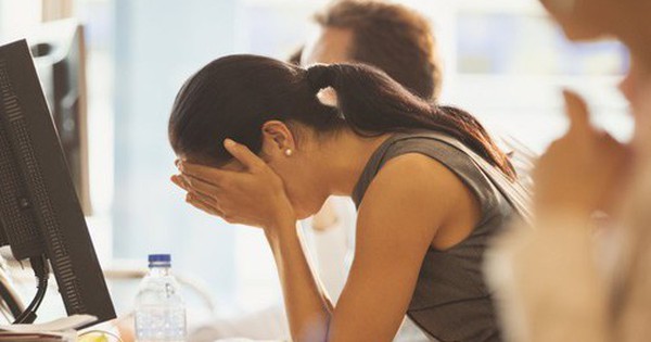 Thừa năng lực nhưng mãi không thăng tiến, đừng vội bất mãn, có thể bạn rơi vào 4 ‘vực sâu’ này mà không biết!