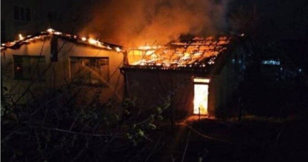 Hộp đêm chật kín 1.500 người cháy dữ dội, thương vong khủng khiếp