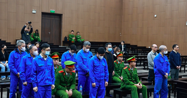 Hình ảnh nhóm bị cáo "tạo điều kiện" cho Cty AIC trúng thầu dự án do VNCERT làm chủ đầu tư