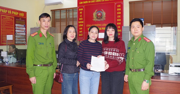 Chuyển khoản nhầm 400 triệu, tưởng “mất trắng”: Người phụ nữ ở Ninh Bình bất ngờ được công an phường mời lên nhận lại tiền sau ít ngày