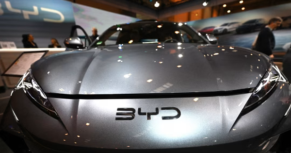 Sạc xe điện nhanh như đổ xăng, 5 phút chạy được 470km: Sản phẩm mới của BYD khiến cổ phiếu tăng lên mức kỷ lục