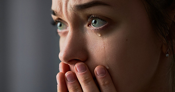 Trong lúc chứng khoán đang ở đỉnh, tôi lại miệt mài trung bình giá cổ phiếu trong danh mục, nhìn sang giá vàng tăng lên 98 triệu càng làm tôi buồn hơn