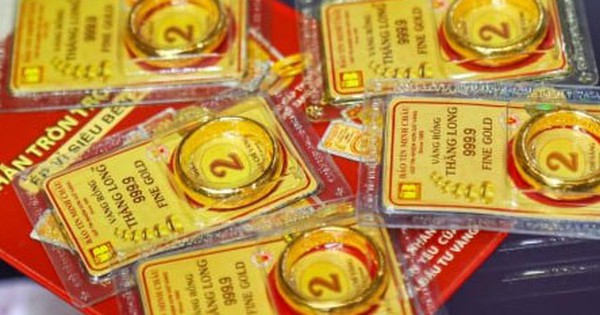 Chưa từng có: Giá vàng nhẫn vượt mốc 98 triệu đồng/lượng