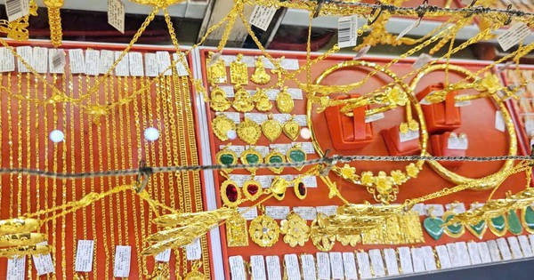 Giá vàng nhẫn sáng 19/3 xác lập đỉnh kỷ lục, cán mốc 99,7 triệu đồng/lượng