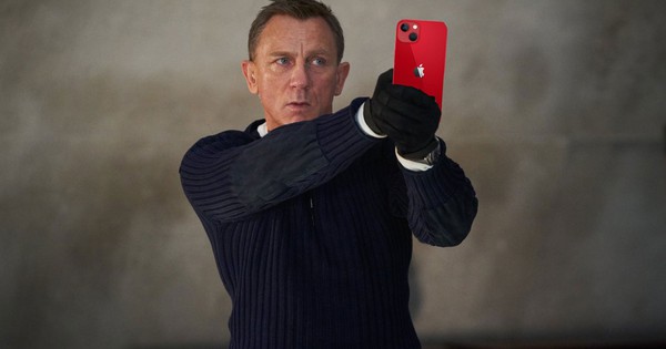 Vì sao nhân vật tốt trong phim lúc nào cũng được dùng iPhone còn kẻ xấu thì phải cầm điện thoại Android?