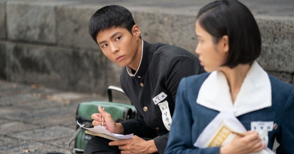 Xem phim "Khi cuộc đời cho bạn quả quýt", tôi ngán ngẩm nhìn sang chồng, anh kéo chăn trùm hết mặt: CÁI GIÁ QUÁ ĐẮT cho sự ương bướng