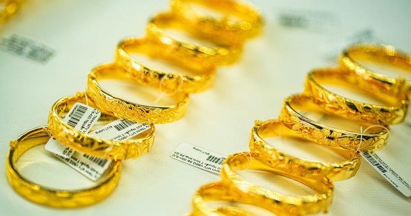 Sáng 20/3, giá vàng nhẫn, vàng SJC tăng thêm gần 1 triệu đồng mỗi lượng