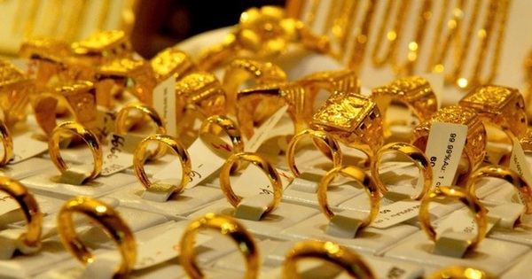 Giá vàng nhẫn, vàng SJC ngày 22/3 tiếp tục giảm gần 1 triệu đồng mỗi lượng