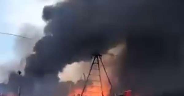 Cháy nhiều tàu cá ở cảng Vàm Láng