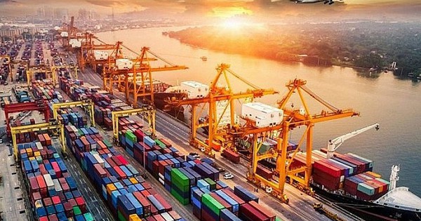 Chưa hết quý đầu năm, Việt Nam đã xuất siêu hơn 1,8 tỷ USD, giá trị lớn nhất vẫn thuộc về 2 mặt hàng quen thuộc