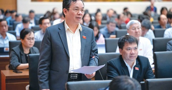 Đại biểu Hoàng Văn Cường: Đánh thuế tiêu thụ đặc biệt cao với rượu bia, thuốc lá ngay từ đầu