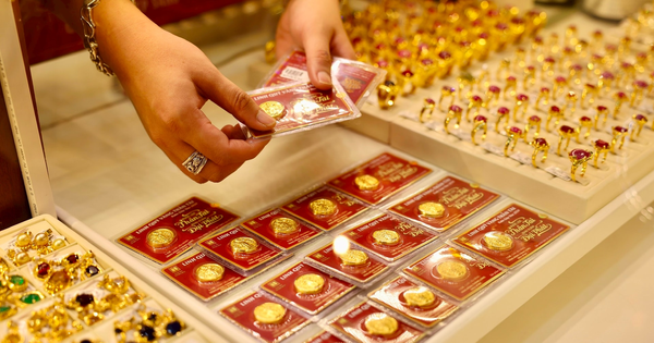 Chuyên gia nói gì về những người trót "đu đỉnh" vàng hơn 100 triệu đồng/lượng?