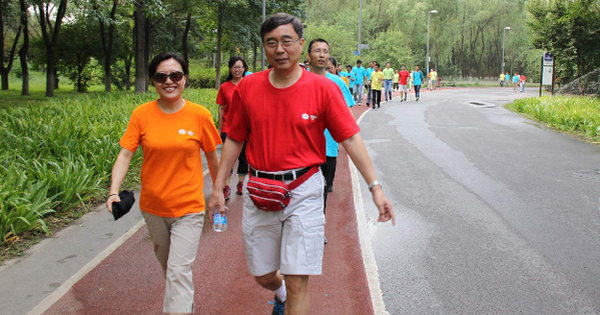 Đi bộ bao nhiêu bước mỗi ngày để khỏe mạnh, sống thọ? Nghiên cứu chỉ ra không phải 10.000 bước như nhiều người nghĩ