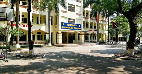 Phụ Huynh Hà Nội sửng sốt vì 1 trường THPT công lập phát triển thần tốc: Trước là trường "vừa học vừa làm", giờ lấy điểm chuẩn cao nhất Thủ đô!