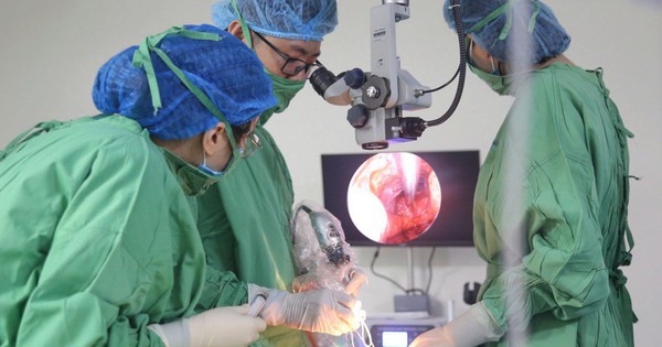 Điều trị thành công một trường hợp vỡ hốc mắt nghiêm trọng sau chấn thương