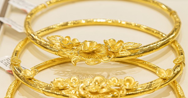 Giá vàng hôm nay 31/3: Tiến sát ngưỡng 3.100 USD/ounce