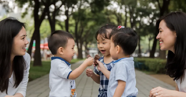 Phát hiện con lấy trộm đồ, 3 bà mẹ phản ứng khác nhau, ảnh hưởng đến tương lai của con mình