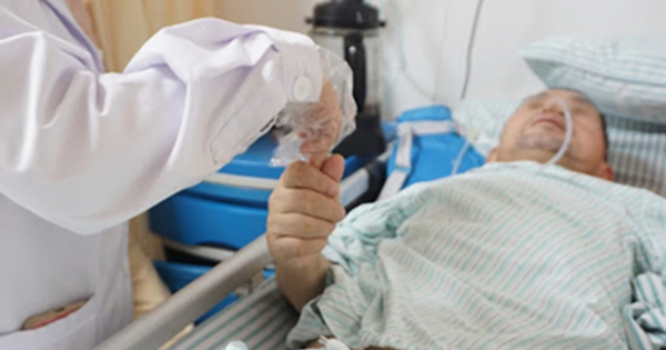 Người đàn ông 52 tuổi qua đời vì tiểu đường, kiểm tra thấy cả "tinh thể đường trong máu", bác sĩ khuyên: 4 loại bữa sáng nên loại khỏi bàn ăn