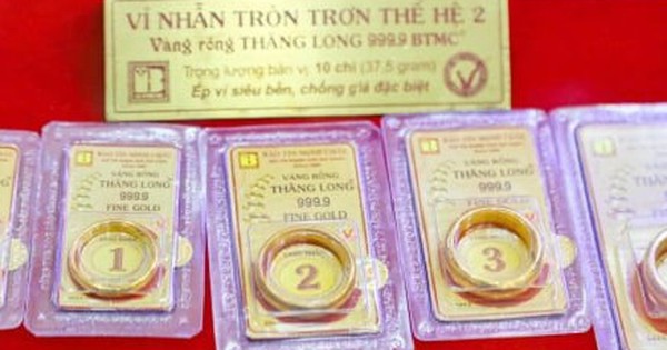 Giá vàng hôm nay 7/3: Thế giới giảm, trong nước vẫn cao kỷ lục