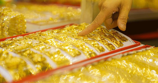 Sáng 10/4, giá vàng trong nước vọt tăng thêm 1 triệu đồng/lượng