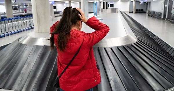 Cảnh báo: Có tới 45% hành khách lựa chọn loại vali này mà không ngờ nó cực dễ khiến bạn gặp rắc rối khi đi máy bay