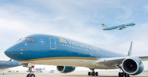 Hàng triệu nhà đầu tư hân hoan vì cả thị trường "tím lịm", riêng cổ đông Vietnam Airlines "buồn thiu" sáng 10/4 dù mới chốt deal với đối tác Mỹ